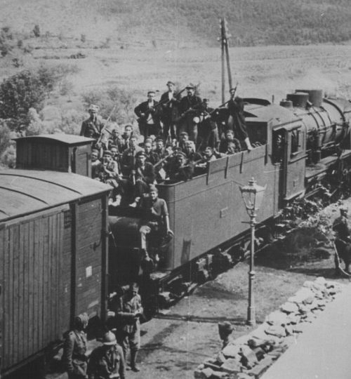 Итальянцы и четники у Косова. 1942 г.