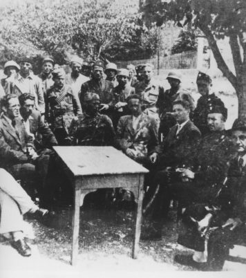 Встреча представителей четников, усташей и домбрани (усташское ополчение) в Боснии. 1942 г. 