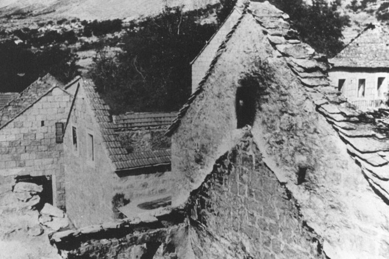 Село Гата, сожженное четниками. Сентябрь 1943 г.