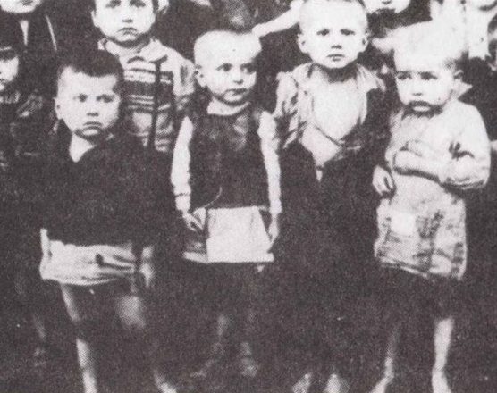 Дети в лагере в Сисак. 1942 г. 