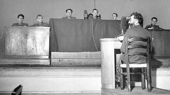 Драголюб Михайлович на суде в Белграде 1946 г.