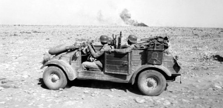 Фольксваген Кубельваген в пустыне. 1942 г. 