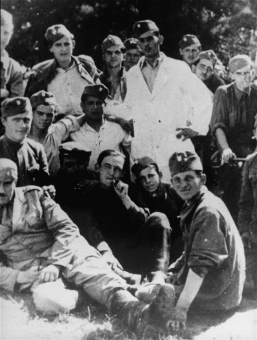 Усташи-охранники в концлагере Ясеновац. 1943 г.
