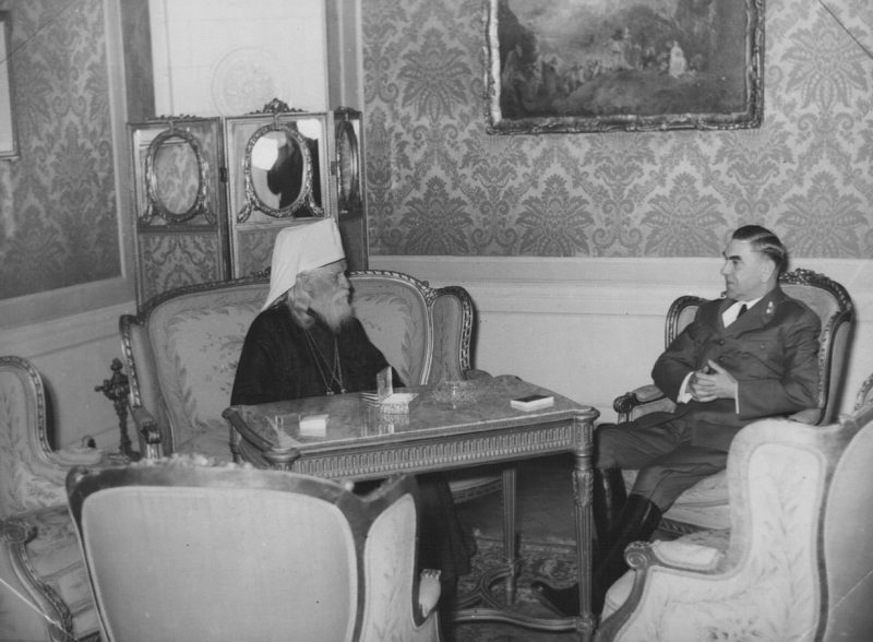 Патриарх Хорватской Православной Церкви Гермоген с Анте Павеличем. 1944 г.