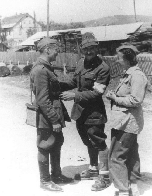 Душан Драгович - командир 9-й черногорской штурмовой бригады у Зидан-Моста. Май 1945 г.