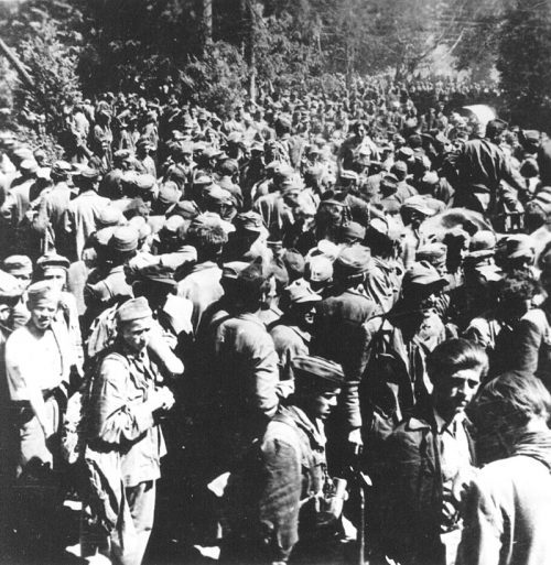Пленные усташи под Блайбургом на границе Словении и Австрии. Май 1945 г.
