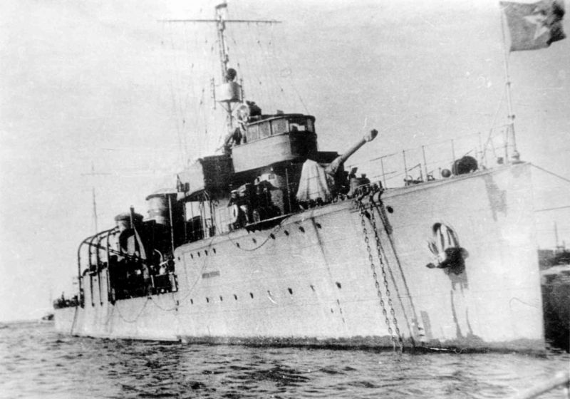 Эсминец Северного флота «Валериан Куйбышев» и его орудия. 1939 г. 