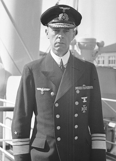 Вице-адмирал Гюнтер Лютьенс успешно руководил операцией «Берлин», прежде чем был назначен командующим операцией «Рейнюбунг».