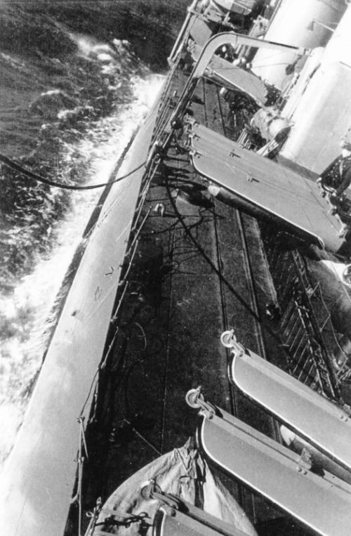 Торпедные аппараты лидера эсминцев «Ташкент» готовые к бою. 1940 г.