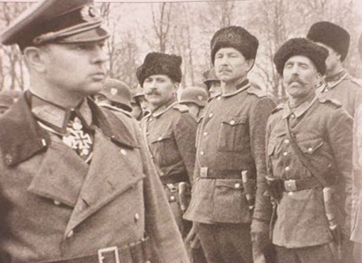 Казаки 1-й казачьей дивизии. 1944 г. 