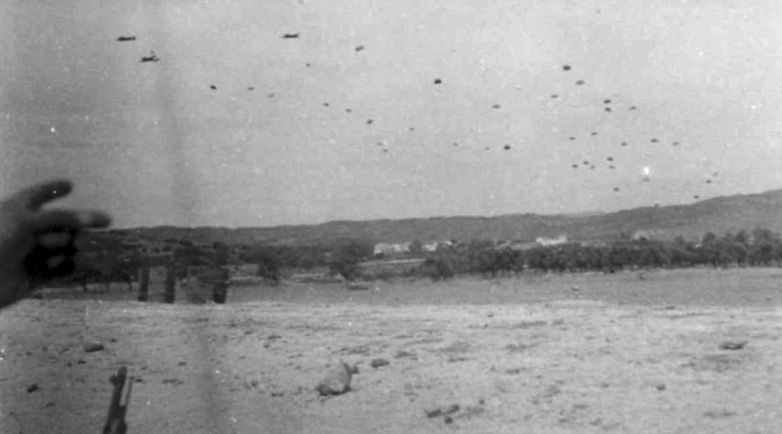 Высадка десантников на Крите во время операции «Меркурий». 20 мая 1941 г.