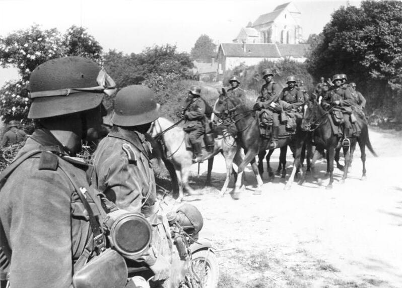 Немецкая кавалерия во Франции. 1940 г. 
