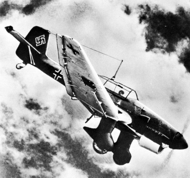 Пикирующий бомбардировщик Junkers Ju 87.