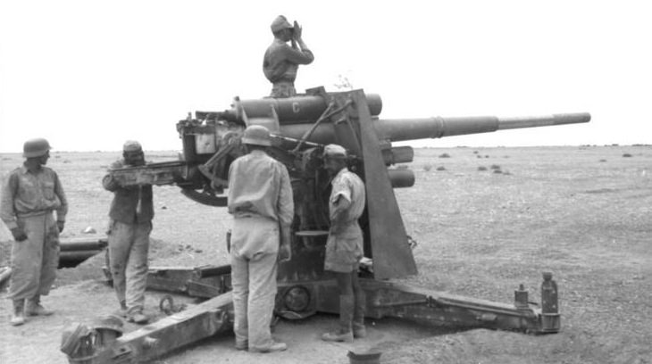 8,8 cm FlaK 18 в качестве противотанкового орудия. Северная Африка, 1942 г. 
