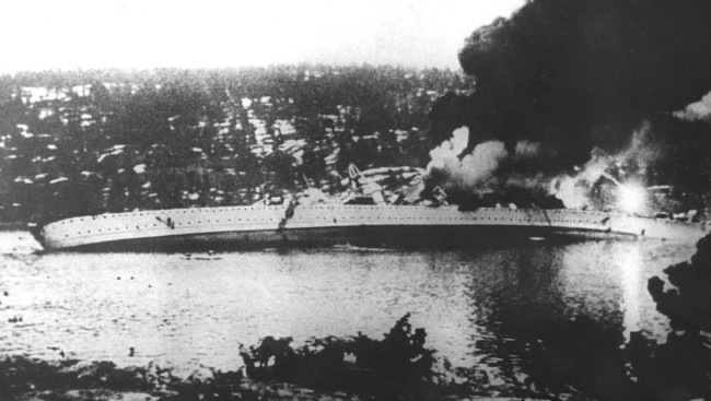 Крейсер «Блюхер», тонущий в Осло-фьорде, 9 апреля 1940 г.