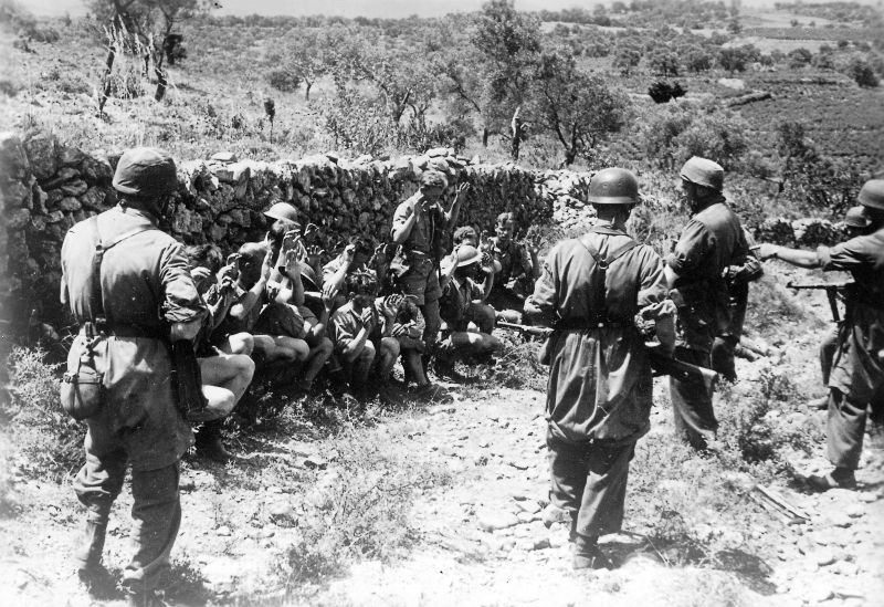 Союзники в немецком плену на Крите. Май 1941 г.