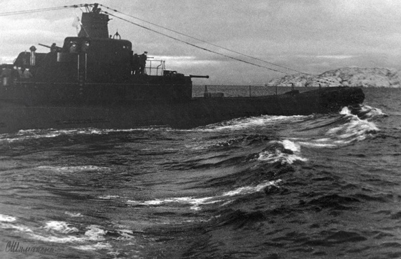 Подводная лодка Северного флота К-21 в Карском море. 1942 г.