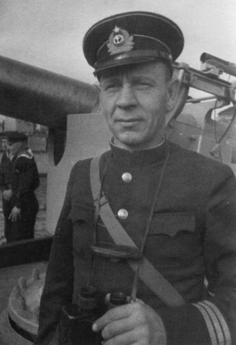 Командир эсминца «Шаумян» капитана 3-го ранга Кузьма Валюх. 1941 г.