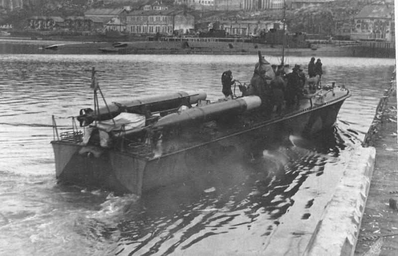 Торпедный катер ТКА-15 в порту Полярный. 1942 г. 