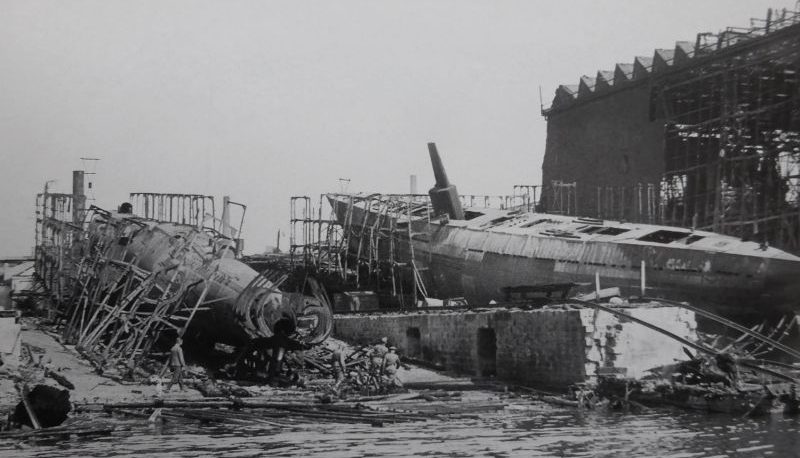 Недостроенные подлодки С-36 и С-37 на верфи им. Марти в Николаеве. 1941 г.