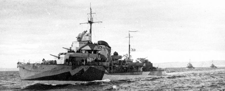 Эсминец Северного флота «Грозный» в море. 1942 г.