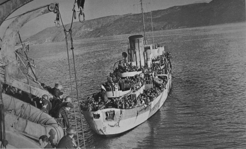 Эвакуация британских солдат с острова Крит. Май 1941 г.