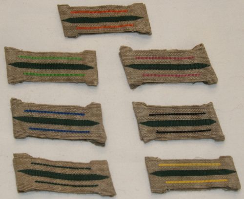 Примеры полевых петлиц различных родов войск и служб образца 1944 года.