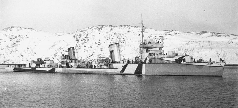Лидер Северного флота «Баку» выходит в море. 1943 г.