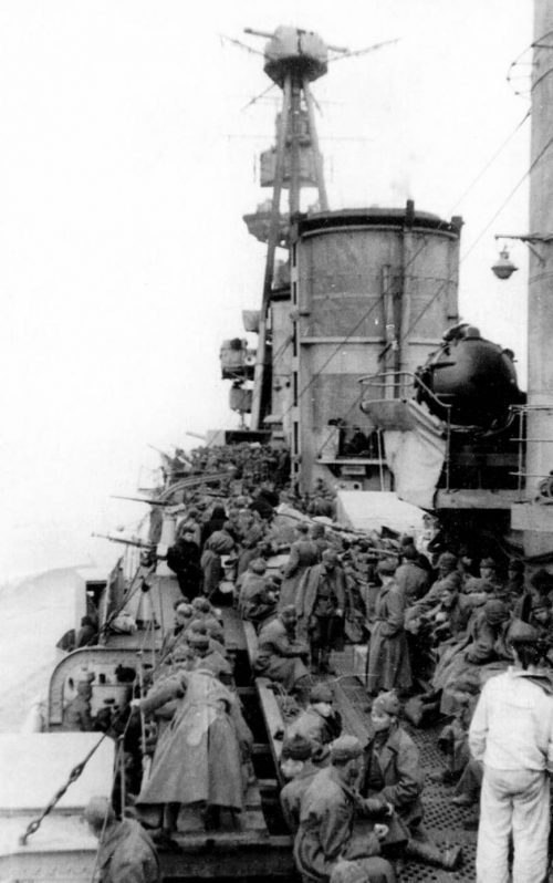 Десант на борту крейсера «Красный Крым». 1942 г.