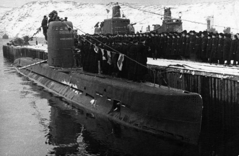 Присвоение подводной лодке М-104 названия «Ярославский комсомолец». 1943 г. 