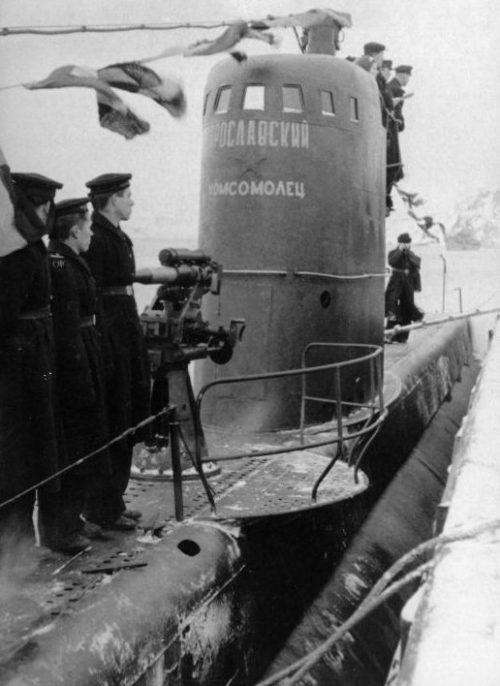 Присвоение подводной лодке М-104 названия «Ярославский комсомолец». 1943 г.