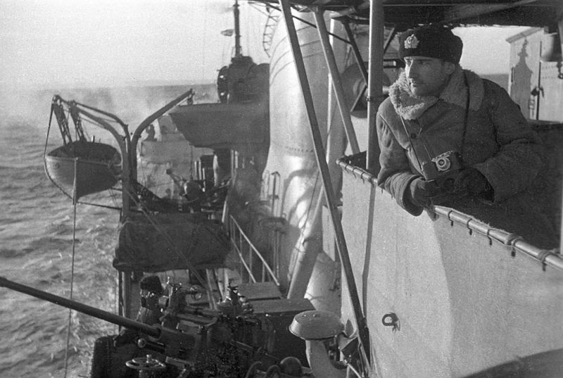 Фотокорреспондент Северного флота Роберт Диамент. 1944 г. 