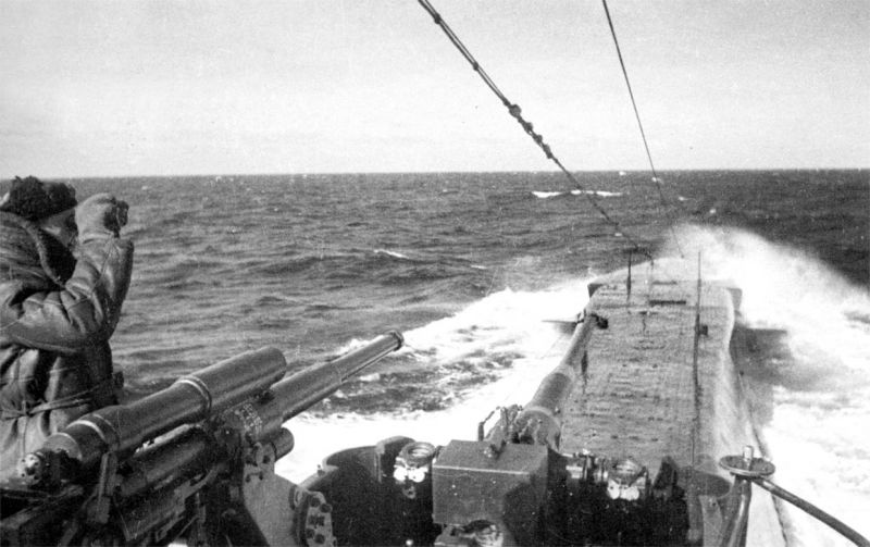 Подлодка Северного флота К-22 в море. 1944 г. 