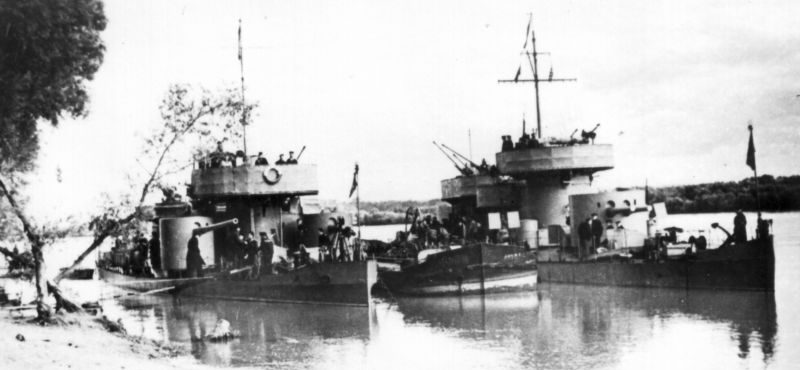 Речные мониторы Дунайской военной флотилии «Азов» и «Измаил». 1944 г. 