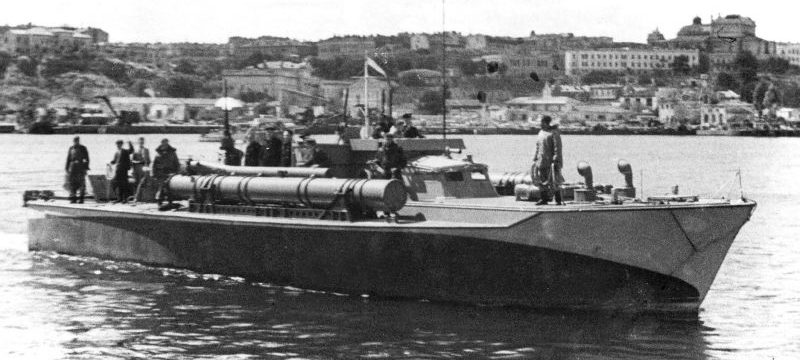 Торпедный катер американской постройки типа А-1 «Воспер» в освобожденной Одессе. 1944 г. 