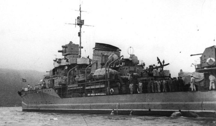 Эсминец «Разъяренный» перед уходом на Северный флот в составе ЭОН-18. 1942 г.