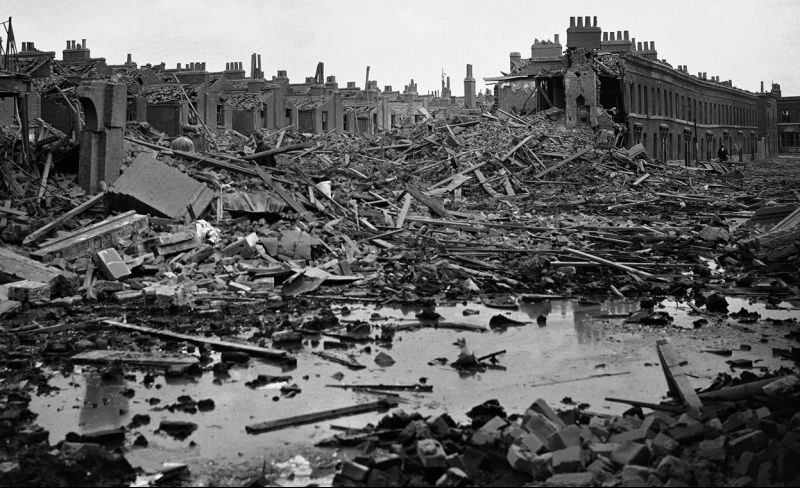 Сцена разрушения в районе доков Лондона. Сентябрь 1940 г.