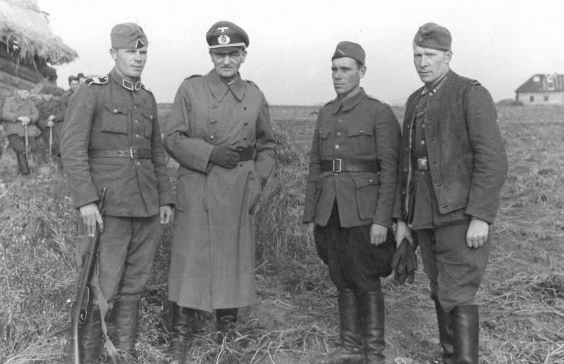 Русские добровольцы из 335-го охранного батальона. Ноябрь 1942 г. 