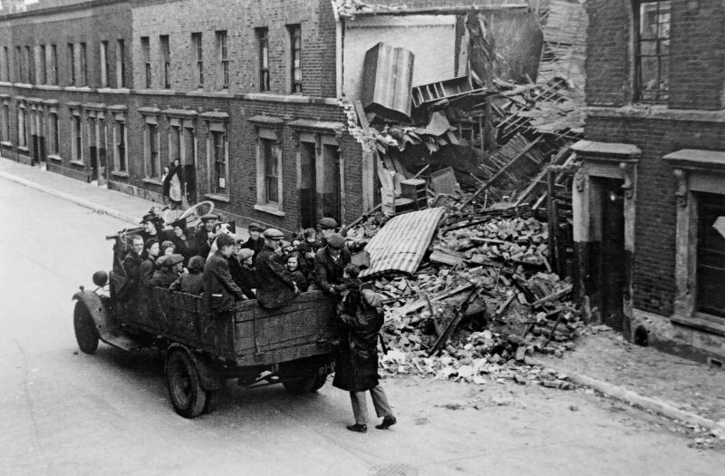Эвакуация детей из Лондона после налетов немецкой авиации. 1940 г. 