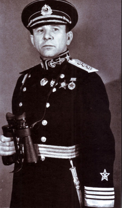 Командующий Балтийским флотом – адмирал В. Ф. Трибуц.