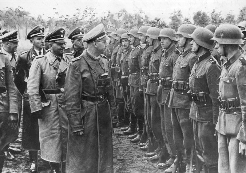 Военнослужащие 14-й добровольческой пехотной дивизии СС «Галиция». 1943 г.