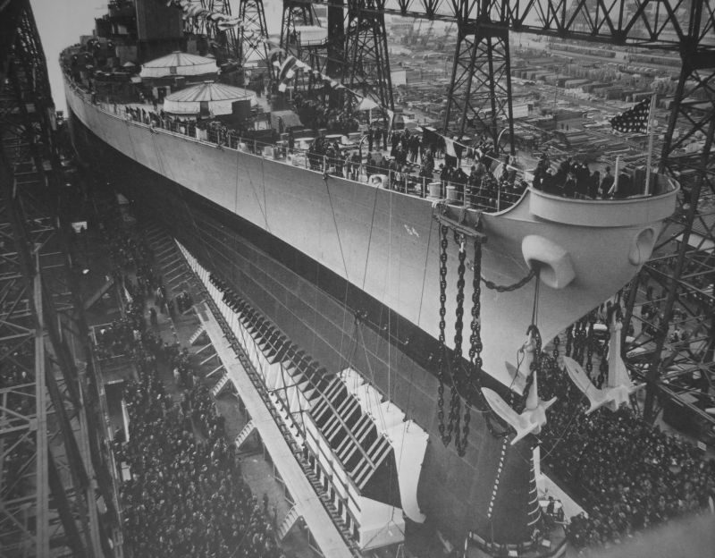 Спуск на воду линкора «Висконсин» на верфи в Филадельфии. Декабрь 1943 г. 