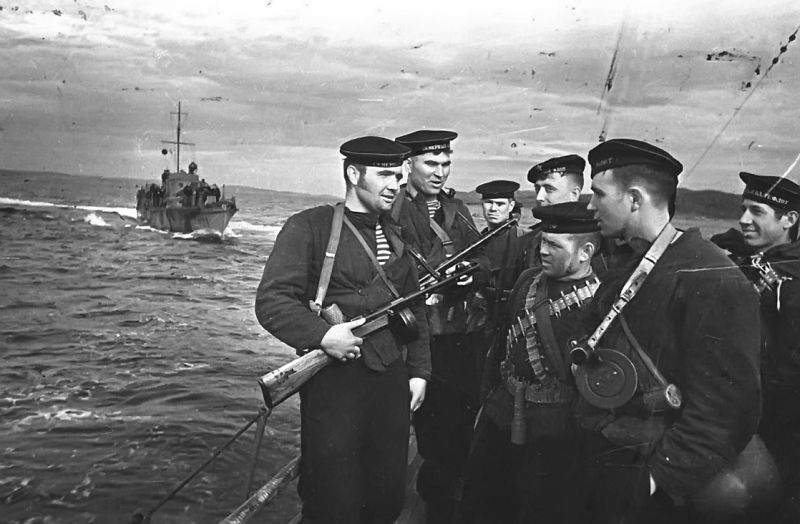 Морская пехота Северного флота в море. 1944 г. 