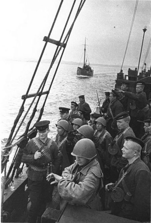 Морская пехота Северного флота в море. 1944 г.