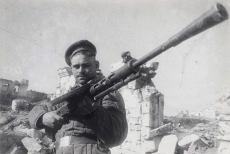 Пулеметчик П.Н. Потеря. 393-й Новороссийский ОБМП. 1944 г.