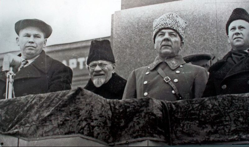 Парад 7 ноября в городе Куйбышеве. 1941 г. 