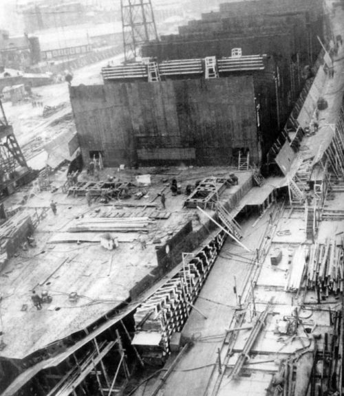 Линкор проекта 23 «Советский Союз» на стапелях Балтийского завода. 1941 г.