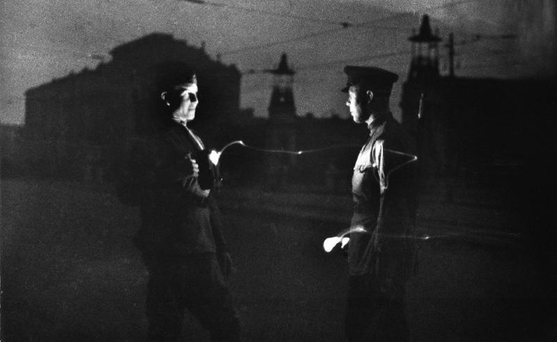 Военный патруль у Белорусского вокзала в Москве. 1941 г. 