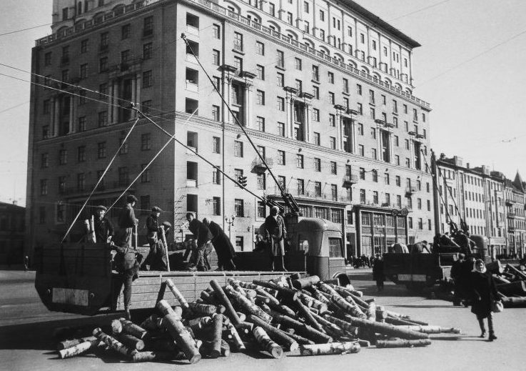 Заготовка на зиму дров в Москве. 1941 г. 