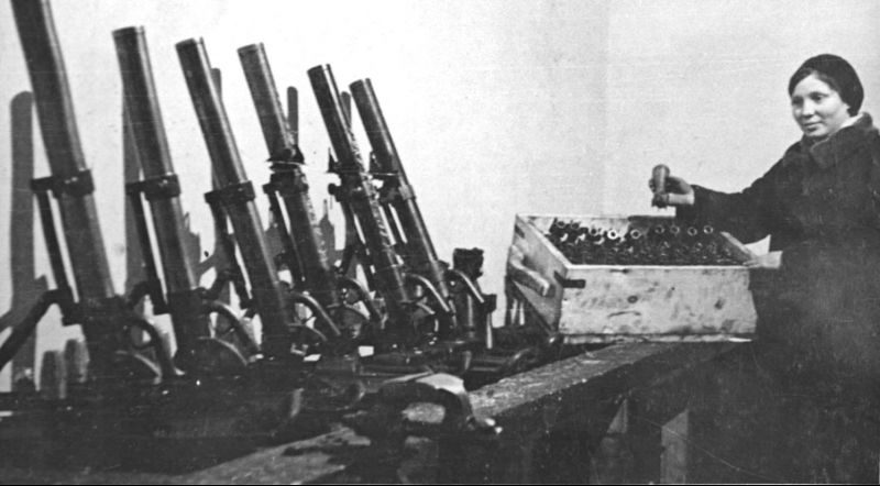 50-мм ротные минометы, изготовленные на мурманском заводе «Севморпуть». 1942 г. 